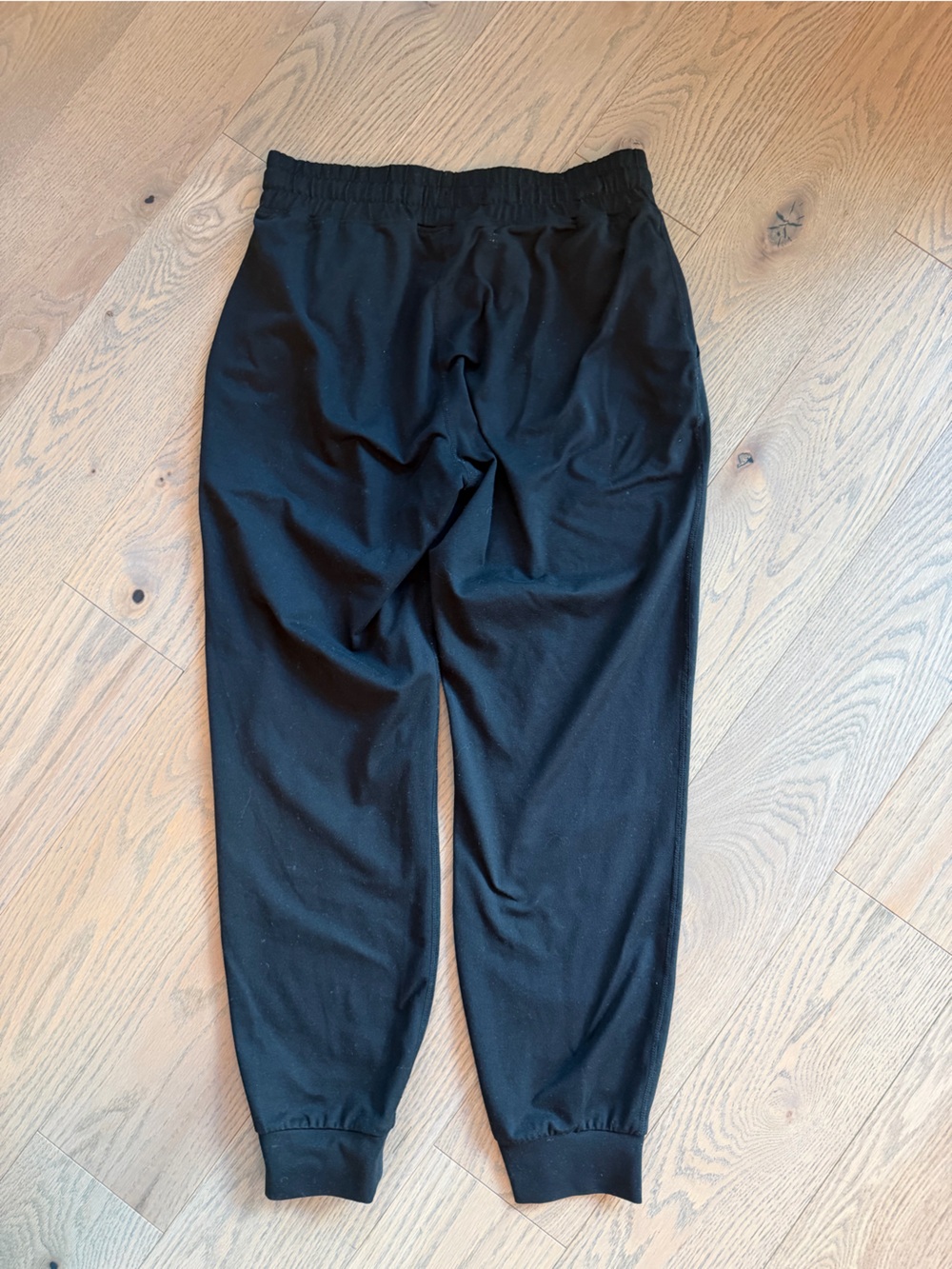 Vuori Black Joggers - Picture 3 of 4